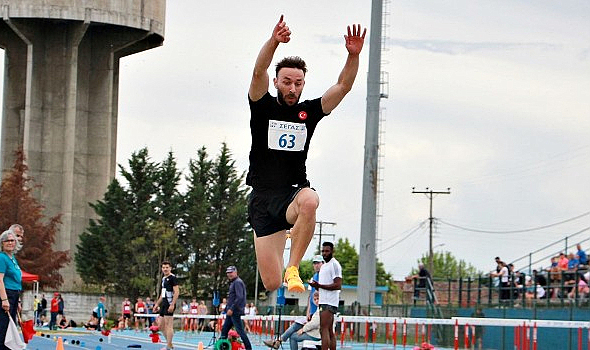 Milli atlet Necati Er, Yunanistan'da birinci oldu