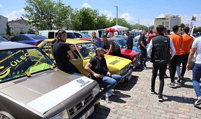 Modifiyeli araç sevenler bir araya geldi Türkiye rekoru kırıldı