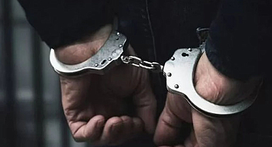 Operasyonla saklandığı kümeste yakalandı