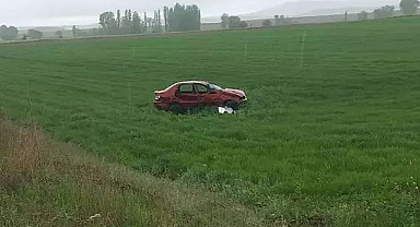 Otomobil şarampole devrildi: 2 ölü, 5 yaralı