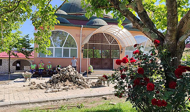 Salıpazarı'nda bahar temizliği başladı