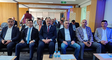 Salıpazarı'nda muhtar ve çiftçilere yönelik bilgilendirme