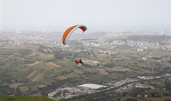Samsun'da 19 Mayıs yamaç paraşütü etkinliği