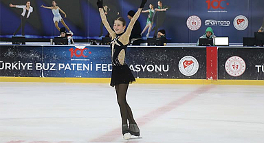 Samsun’da buz üstünde dans başladı