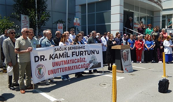 Samsun'da doktor Kamil Furtun, meslektaşları tarafından anıldı