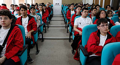 Samsun'da düzenlenen kampta öğrenciler havacılık ve uzay teknolojilerine yönlendirildi