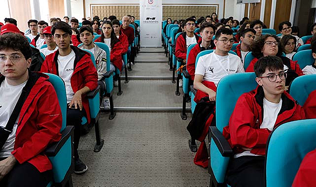 Samsun'da düzenlenen kampta öğrenciler havacılık ve uzay teknolojilerine yönlendirildi