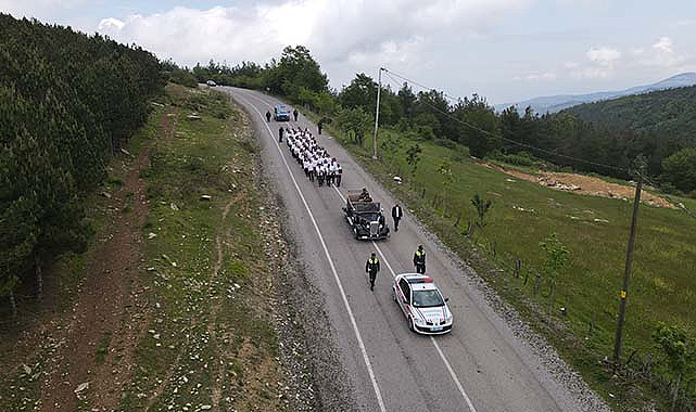Samsun'da gençler, Atatürk'ün yolunda 'Gençlik Marşı'nı seslendirdi