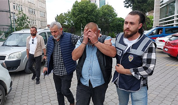 Samsun'da park halindeki araçtan hırsızlık yapan kişi tutuklandı 