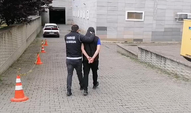 Samsun’da uyuşturucu ticaretinden aranan şahıs yakayı ele verdi