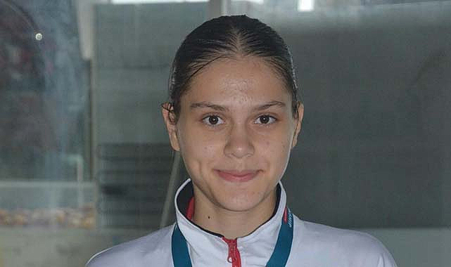 Samsunlu Azra'nın gözü altın madalyada