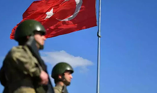 Sınırdan geçmeye çalışan 10 kişi yakalandı