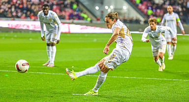 Taylan Antayalı'dan harika performans