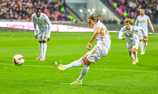 Taylan Antayalı'dan harika performans