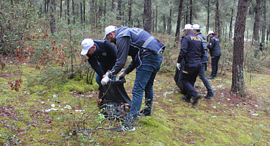 Vezirköprü'de ormanda çöp toplama etkinliği