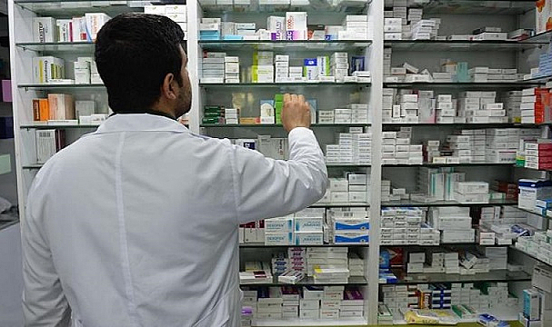 Aile hekimlerinin raporlu reçete yazabildiği ilaç sayısı artırıldı