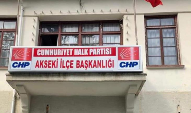 Akseki CHP yönetiminde 8 istifa