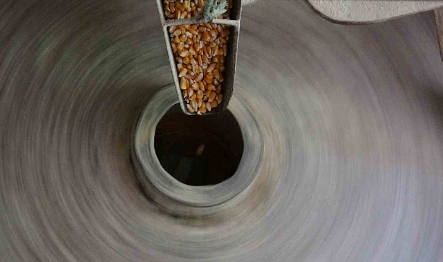 Asırlık değirmenler zamana yenik düşüyor