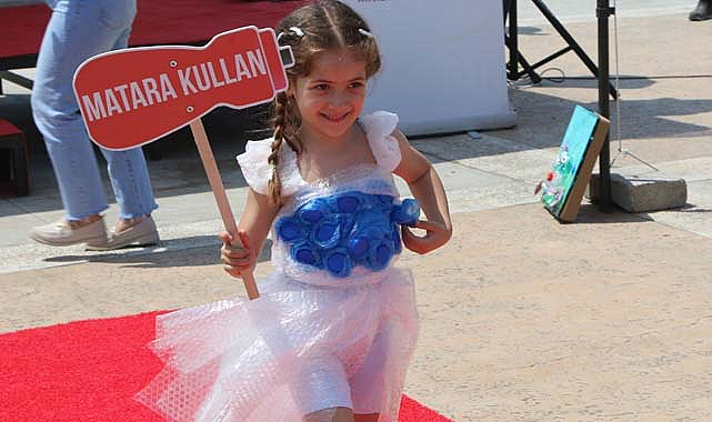 AtaÇocuklu miniklerden ‘Geri Dönüşüm’ defilesi