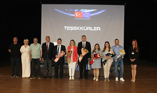 Atakum'da Geleceğin Meslekleri Zirvesi gerçekleştirildi