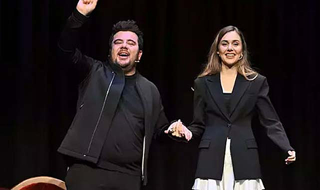 Berfu Yenenler: Eser'le çoğu kez sahneye küs çıktık