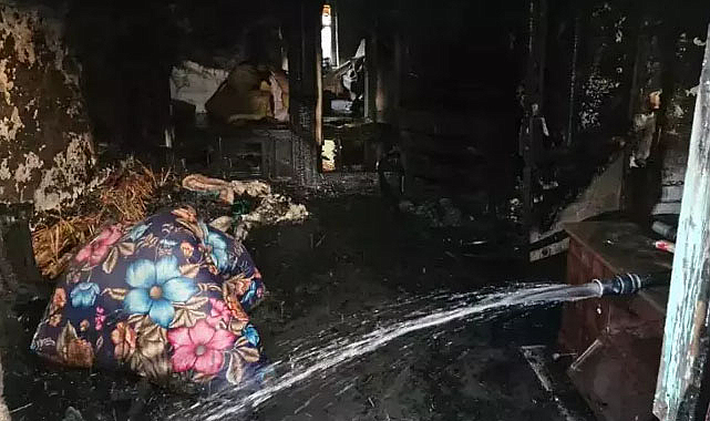 Ev sahibinin sözlerine sinirlendi evi ateşe verdi