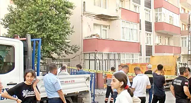 Kartal'da 5 katlı binanın 3. katındaki balkon çöktü