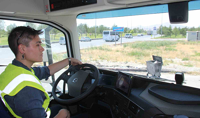 Kayseri'nin ilk kadın tır şoförü