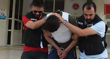 Komşusunu bilezikleri için öldürdü