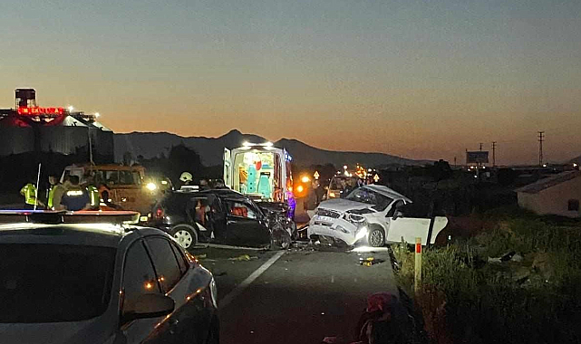 Konya'da 2 otomobil çarpıştı: 4 ölü, 2 çocuk yaralı