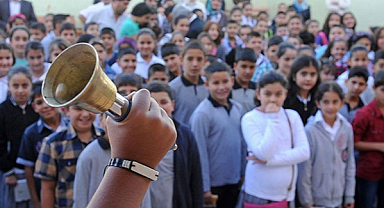 Okullarda son ders zili yarın çalacak