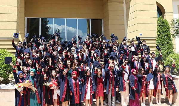 OMÜ Ali Fuad Başgil Hukuk Fakültesi'nde 2024 mezuniyet töreni yapıldı