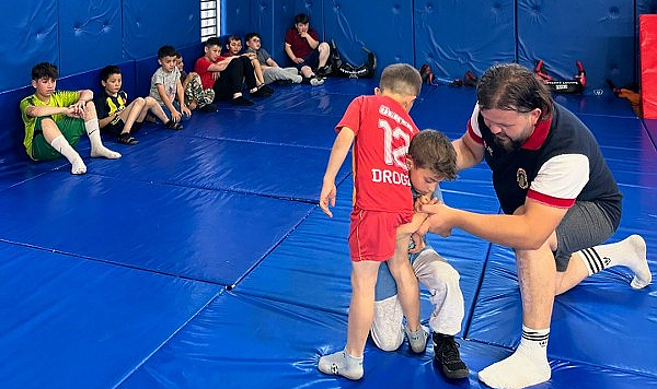 Salıpazarı'nda güreşçilerde yoğun tempo