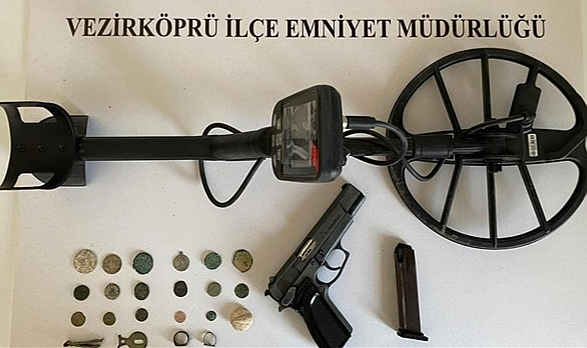 Samsun'da 17 sikke ve 5 tarihi eser ele geçirildi