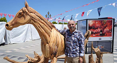 Samsun'da ağaç köklerini sanat eserlerine dönüştürüyor