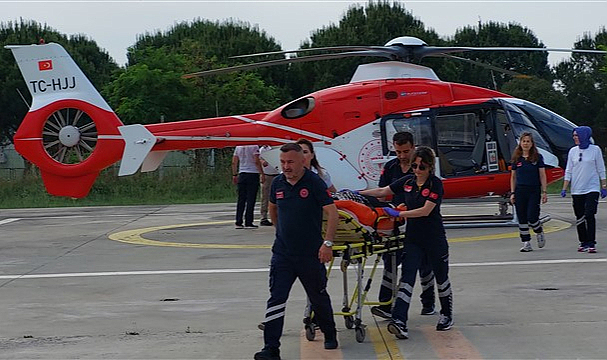 Samsun'da evde baygın bulunan kadın ambulans helikopterle hastaneye kaldırıldı