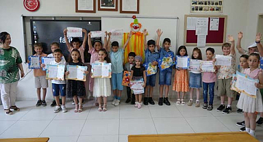 Samsun'da ikizlerin karne heyecanı