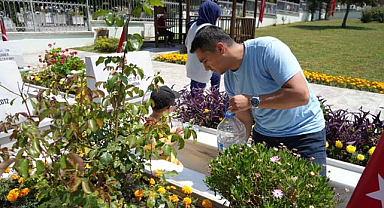Samsun'da Kurban Bayramı öncesi mezarlıklar doldu taştı