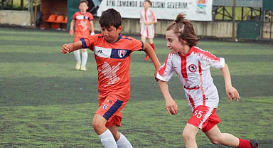 Samsun'da miniklerin maçında kazanan dostluk oldu