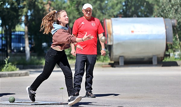 Samsun'da öğretmen Gökhan Özdemir 17 milli sporcu yetiştirdi