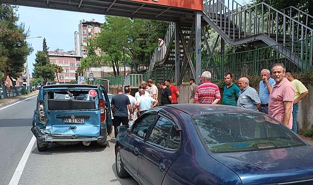 Samsun'da otomobil dolmuşa çarptı! Yaralılar var