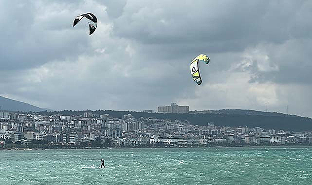 Samsun'da rüzgarı heyecanla birleştiriyorlar