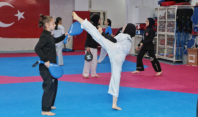 Samsun taekwondoda eğitim sürüyor