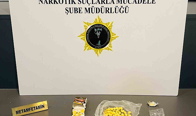 Samsun'da narkotik polisi uyuşturucuyla yakaladığı 6 kişiyi gözaltına aldı