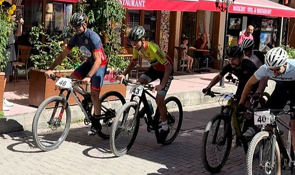 Samsunlu dağ bisikleti sporcusu Kerem Anıl altın madalya kazandı