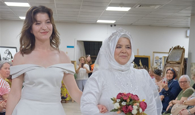 Samsunlu Elmas Aksoy'un evlendikten 33 yıl sonra gelinlik giydi