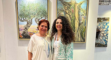 Samsunlu ressam Demet Akman İstanbul'da ilgi odağı oldu