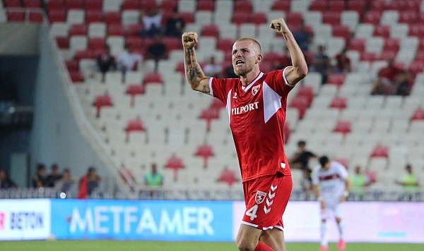 Savunmanın kilidi Drongelen olacak