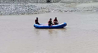 Serinlemek için nehire giren Burak Süner'den haber yok