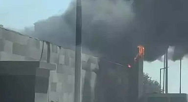 Silivri'de fabrika yandı